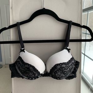 🔥3/$10 White Push-Up Bra w/Black Lace
